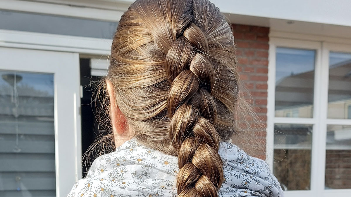 Jorien doneert haar en zamelt geld in voor haarstichting